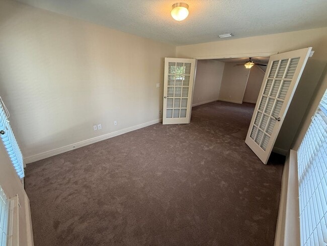 Building Photo - Pensacola - Weatherstone - 4 bedroom, 2.5 ...