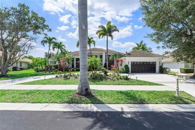 Building Photo - 410 Sabal Way