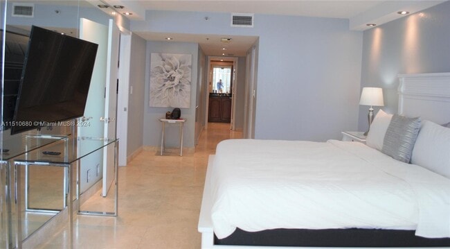 Building Photo - 1717 N Bayshore Dr