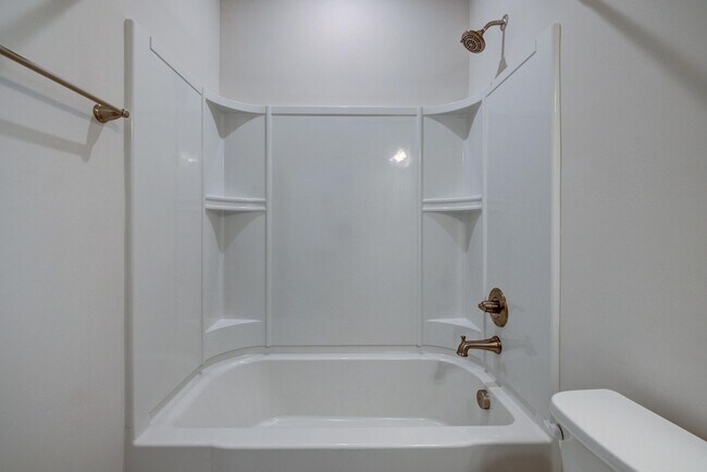 Building Photo - 4316 Summercrest Blvd