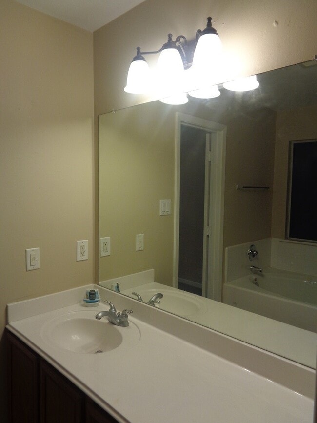 Building Photo - 19702 Byron Meadows Dr