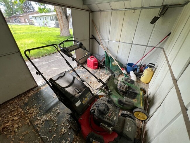 Building Photo - 429 E Pine St