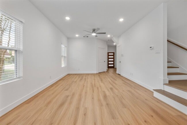 Building Photo - 1220 E 33rd St