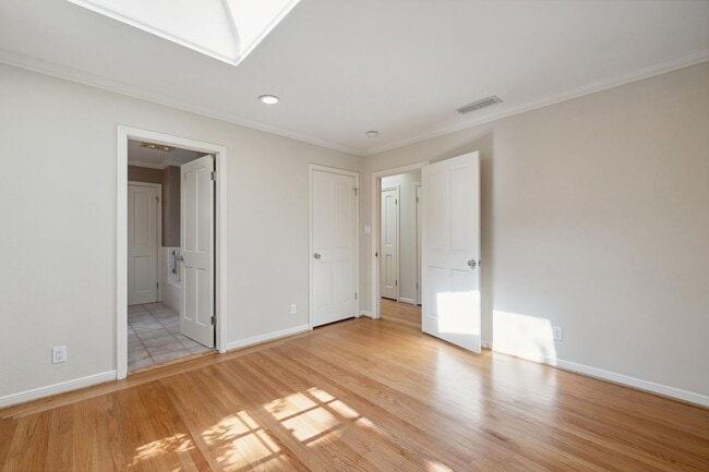 Building Photo - Charming 3-Bedroom Home with Office in desirable Old Palo Alto neighborhood Avail Feb 7th