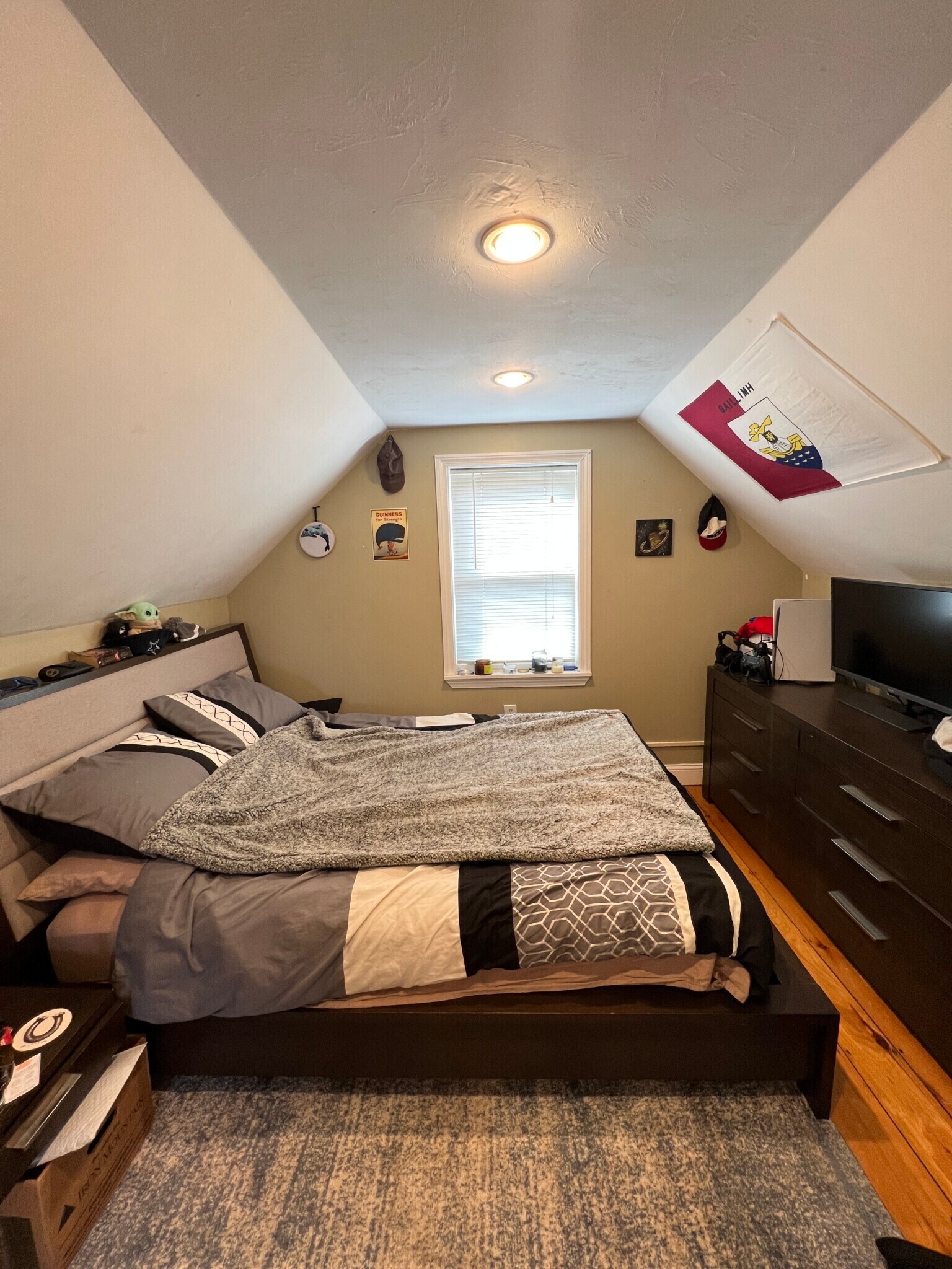 Building Photo - 735 Somerville Ave