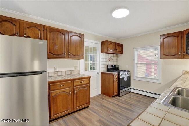 Building Photo - 28 Sedgwick St