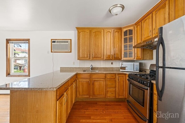 Building Photo - 42-85 Hampton Street Unit
