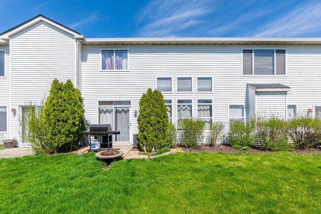 Building Photo - 1017 Montego Bay Ct