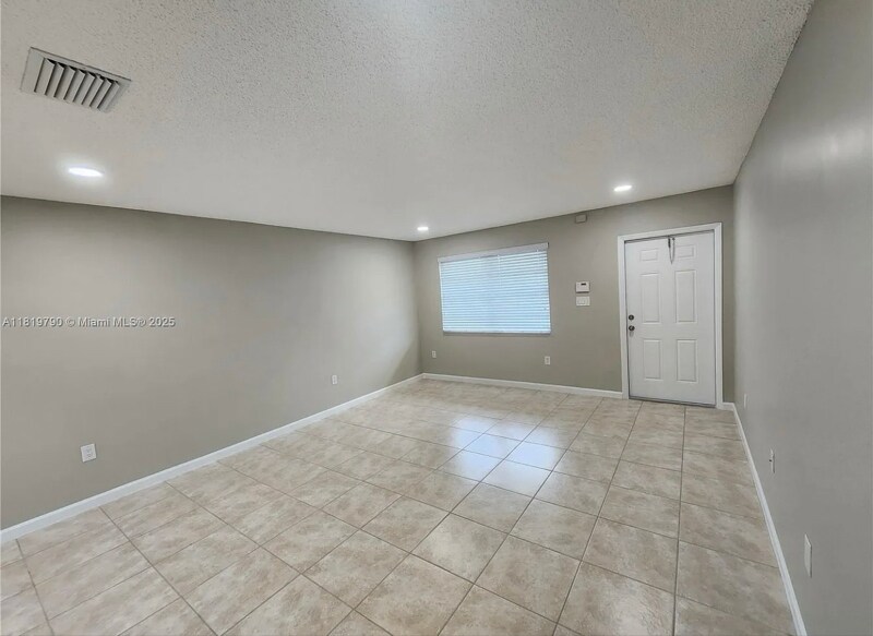 Building Photo - 1806 SW 97th Ave