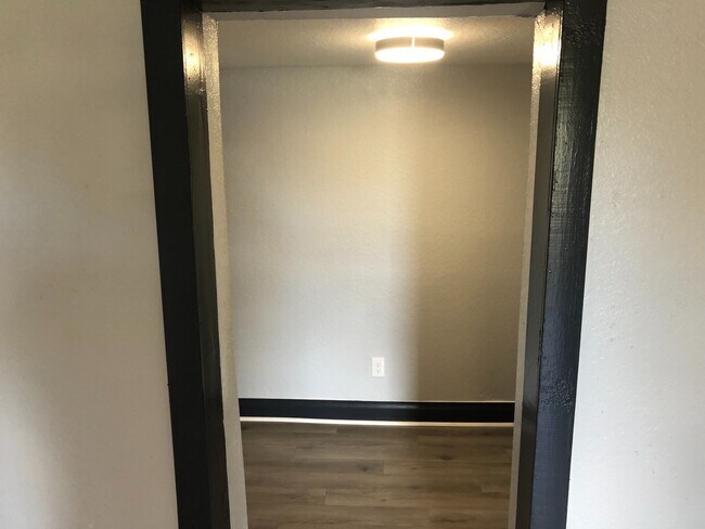 Building Photo - Remodeled 3-Bedroom Ranch Home Near UT and...
