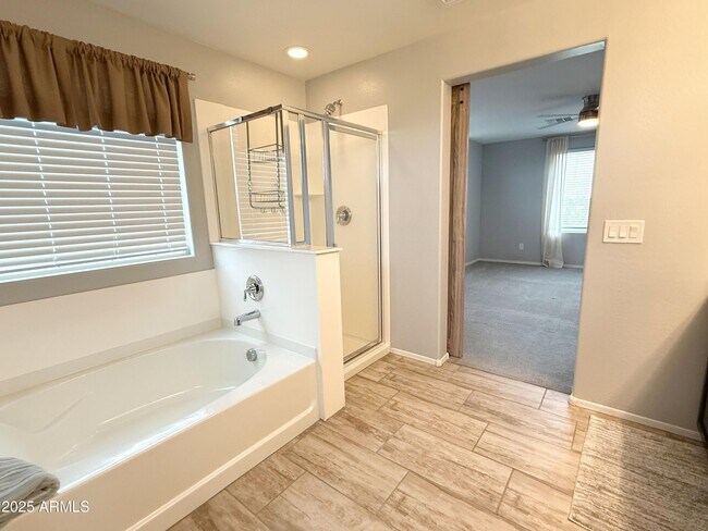 Building Photo - 17569 W Country Club Terrace