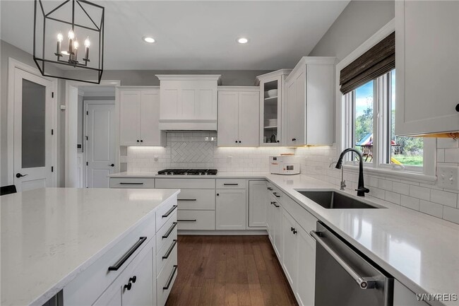 Building Photo - 5330 Holly Glen Ct