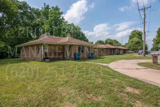 Primary Photo - Charming 2-Bedroom Duplex