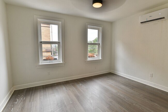 Building Photo - 4 Bedroom Single Family Home on Susquehann...