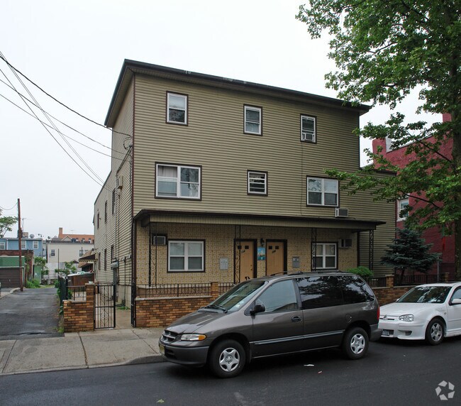 Primary Photo - 134-136 Union St