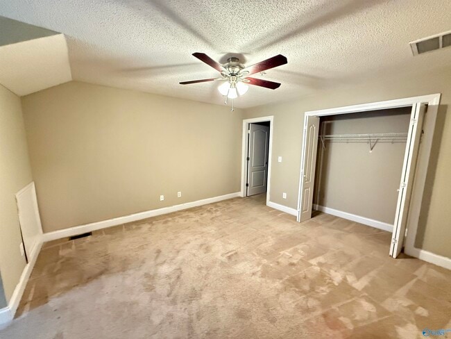 Building Photo - 472 Shamrock Dr