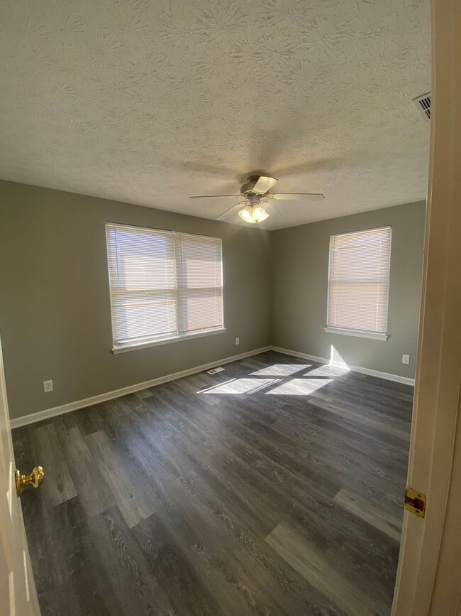 Building Photo - South Lafayette Modern and Spacious 4 Bed/...