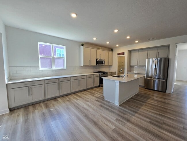 Building Photo - 5128 Summerton St