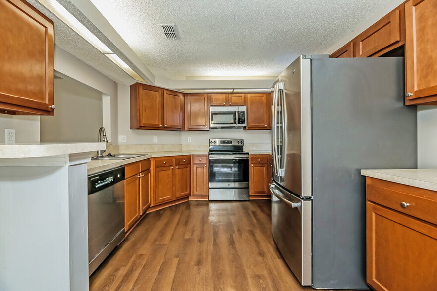 Building Photo - 2863 Sandy Beach Ln