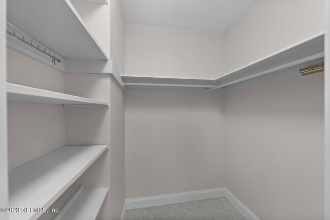 Building Photo - 221 Pablo Rd