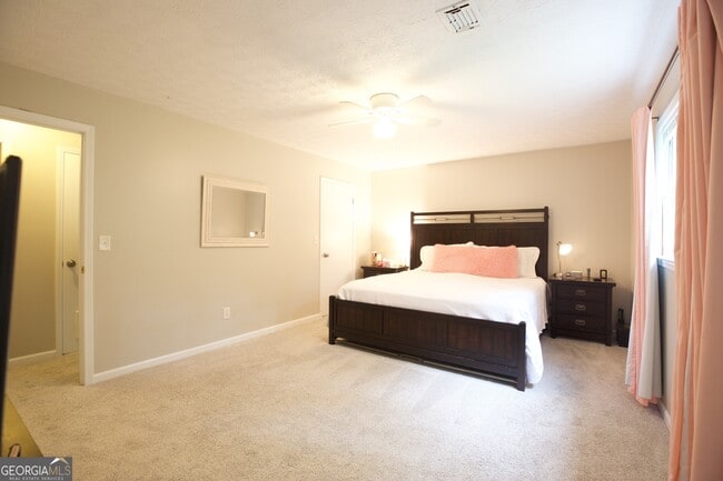Building Photo - 3328 Mountain Hollow Dr
