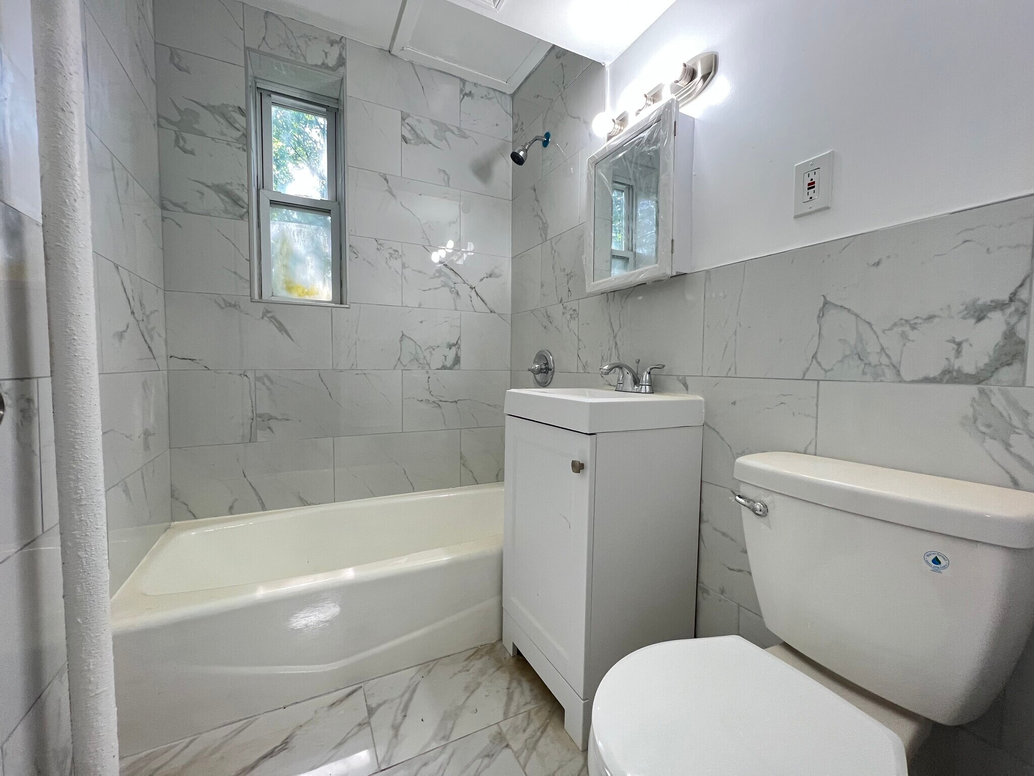 Unit 25 - 767 Broadway