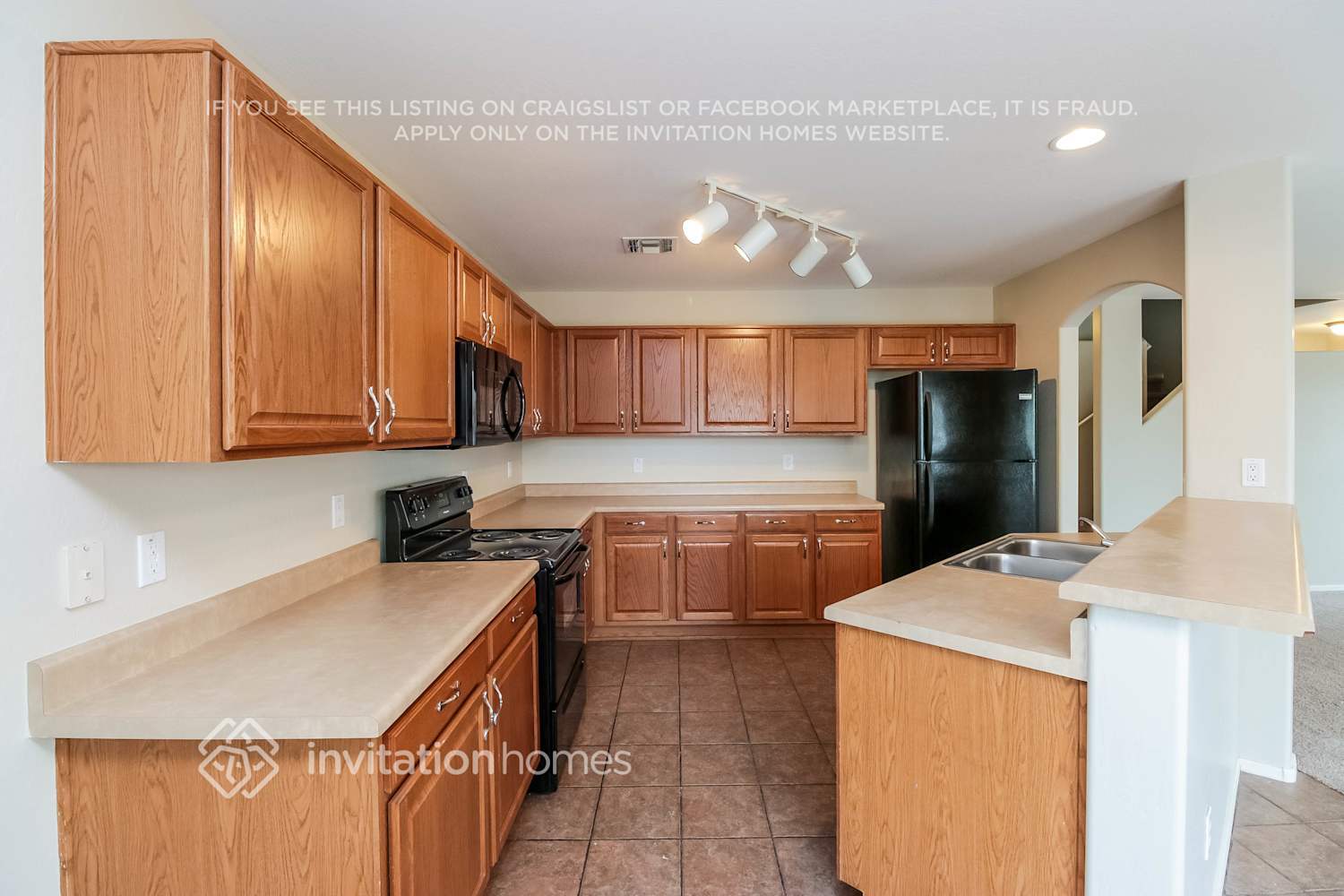 Building Photo - 22388 W La Vista Cir