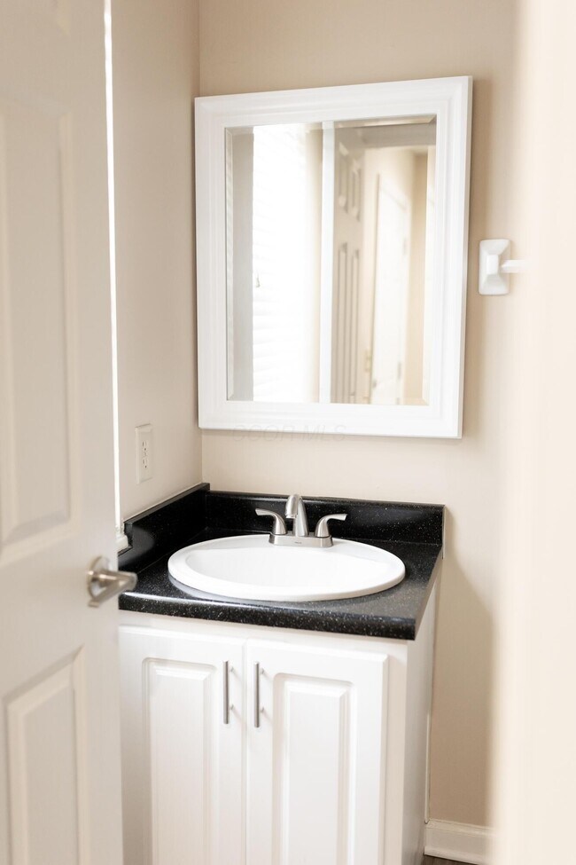 Building Photo - 5008 Stratford Pine Ln