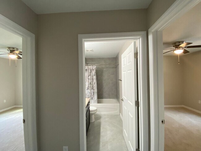 Building Photo - Custom Home - Desirable SW Dunnellon Neighborhood 3/2/2  Won't Last