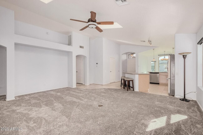 Building Photo - 3022 E Captain Dreyfus Ave