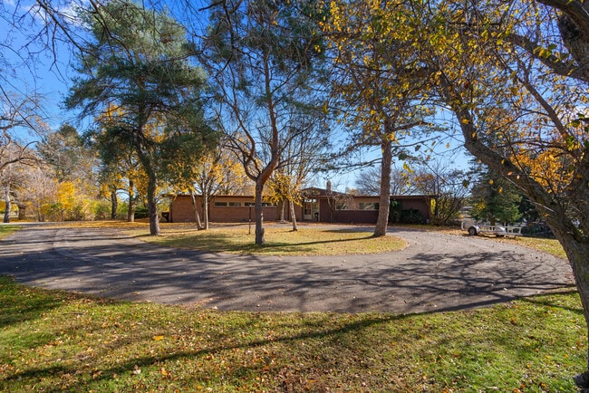 Building Photo - 4105 Riverview Dr