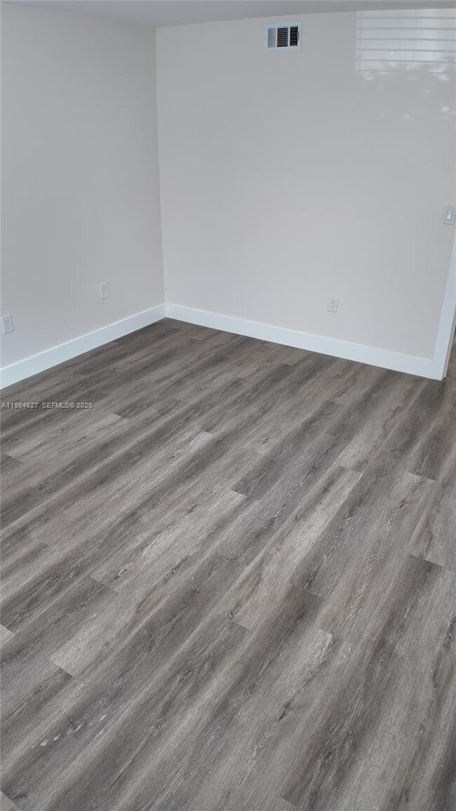 Building Photo - 5400 W 21st Ct