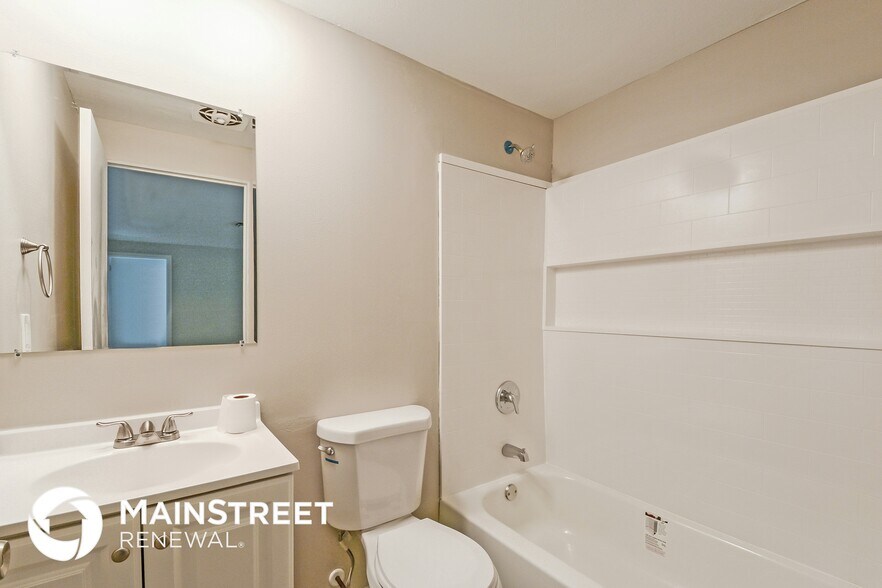 Building Photo - 2380 St Catherine St