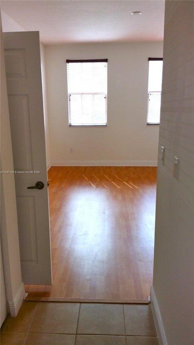 Building Photo - 916 SW 147th Ave