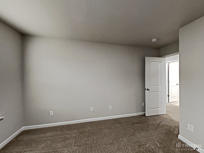 Building Photo - 139 Spring Knoll Dr