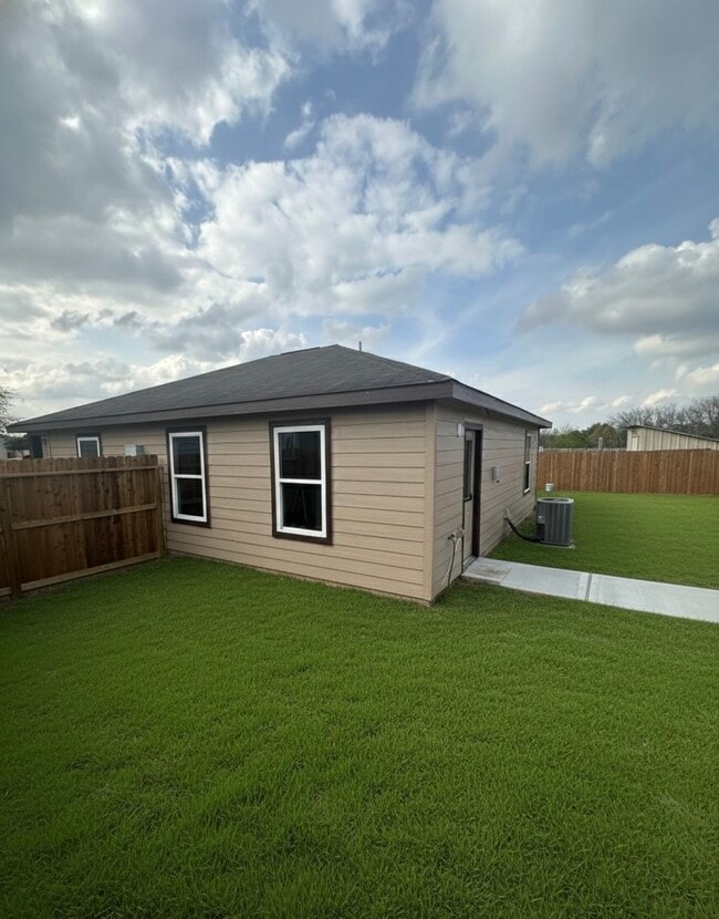 Building Photo - 11203 Hall Ridge Ct