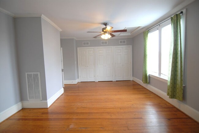 Building Photo - Charming Historical Renovated 3 bedroom 2 ...
