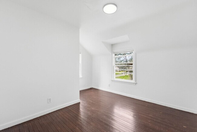 Building Photo - 4029 Weisser Park Ave