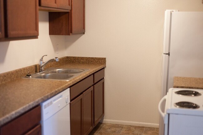 Building Photo - 621 N 100 W