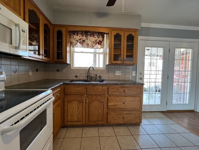 Building Photo - 3808 SE Camden Way