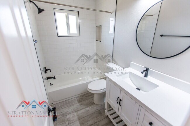 Building Photo - 6415 E Aspen Ave