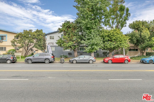 Building Photo - 4916 Hazeltine Ave