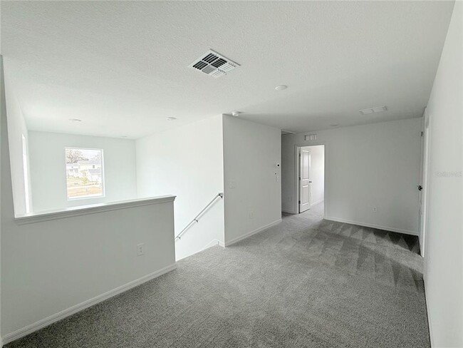 Building Photo - 3809 NE 32nd Ct