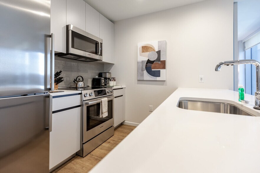 Building Photo - 131 Seaport Blvd