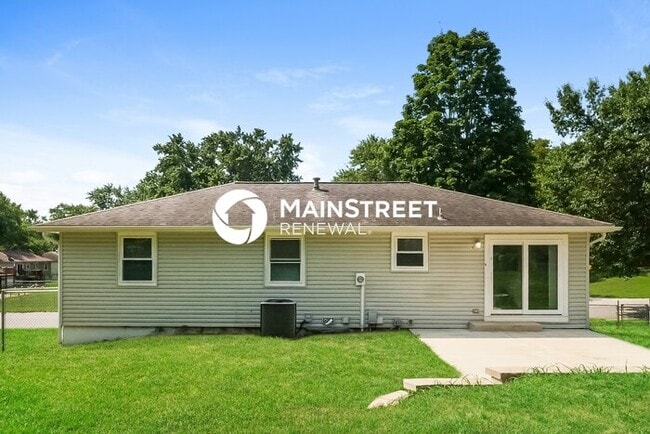 Building Photo - 3 Bedroom Pet-Friendly Home in Independence, MO with Main Street Renewal
