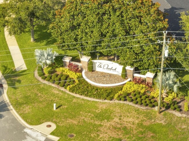 Building Photo - Stunning 4/3 with Fence Enclosed Yard in t...