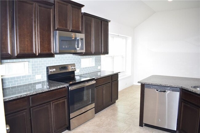 Building Photo - 2013 Pitkin Dr