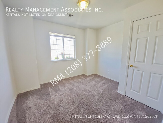 Building Photo - 835 N White Barn Rd