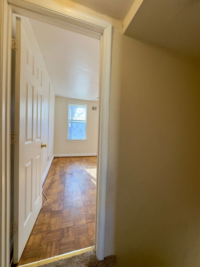 Building Photo - Large Four Bedroom Townhome in Pigtown