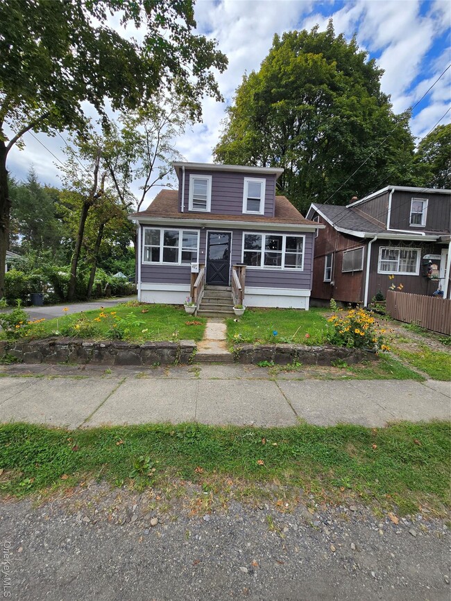 Primary Photo - 469 1st St